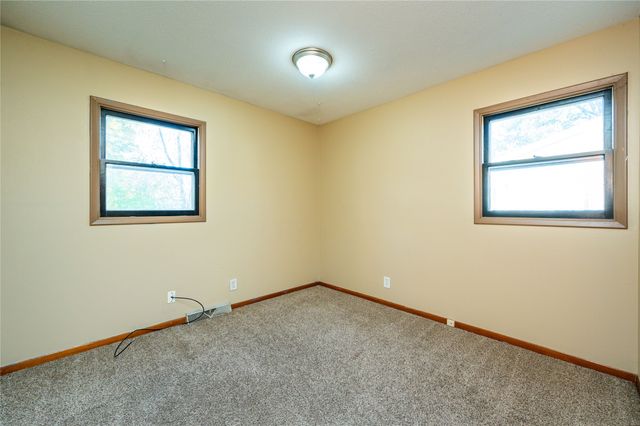 3216 E 41st Court, Des Moines, IA 50317