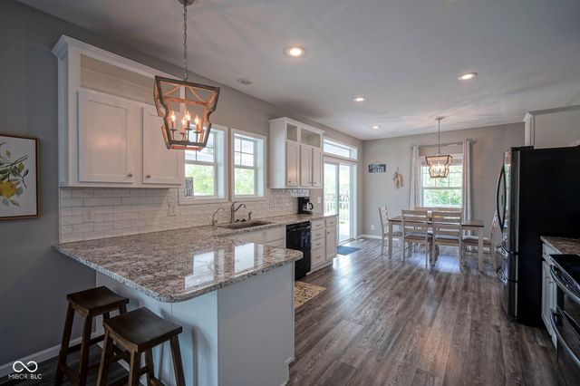 9548 E Northshore Drive, Unionville, IN 47468