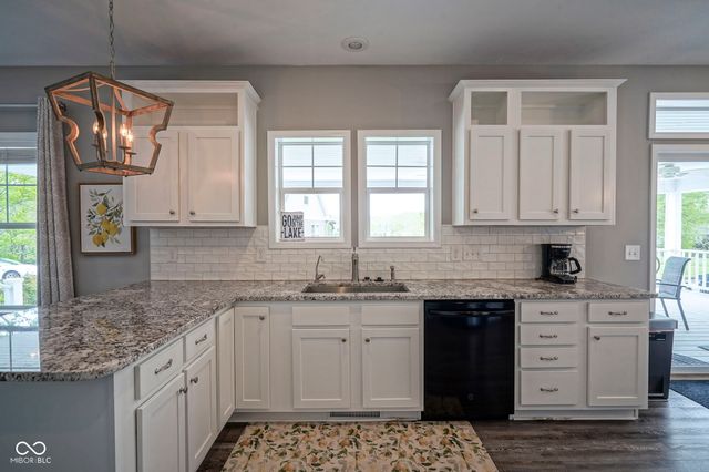 9548 E Northshore Drive, Unionville, IN 47468