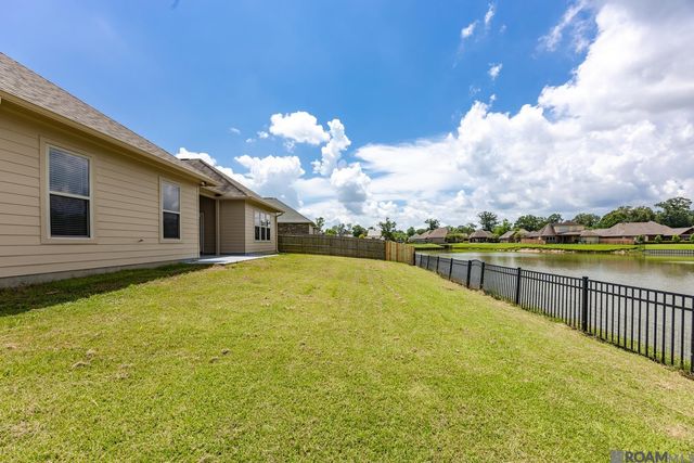 16395 Pascal Dr, Prairieville, LA 70769