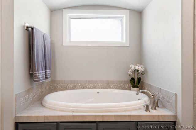 9056 E 62nd Place S, Tulsa, OK 74133