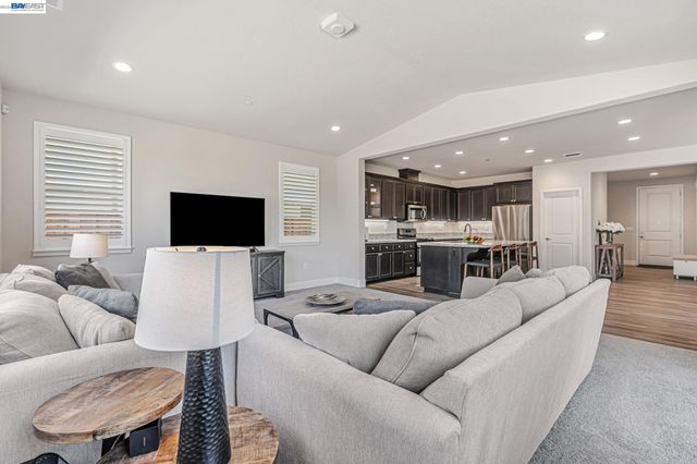 5645 Sierra Trail Way, Antioch, CA 94531