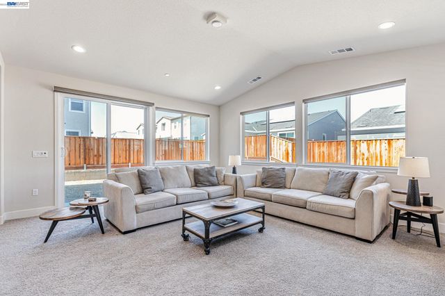 5645 Sierra Trail Way, Antioch, CA 94531