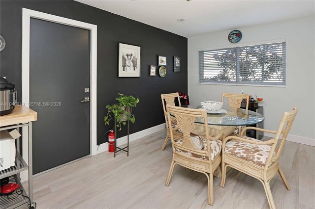 6221 SW 65th Ave, South Miami, FL 33143