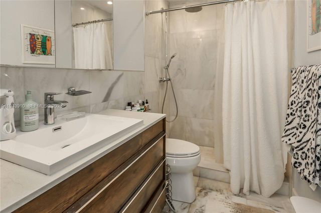 6221 SW 65th Ave, South Miami, FL 33143