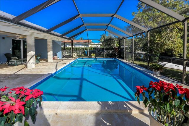 6221 SW 65th Ave, South Miami, FL 33143