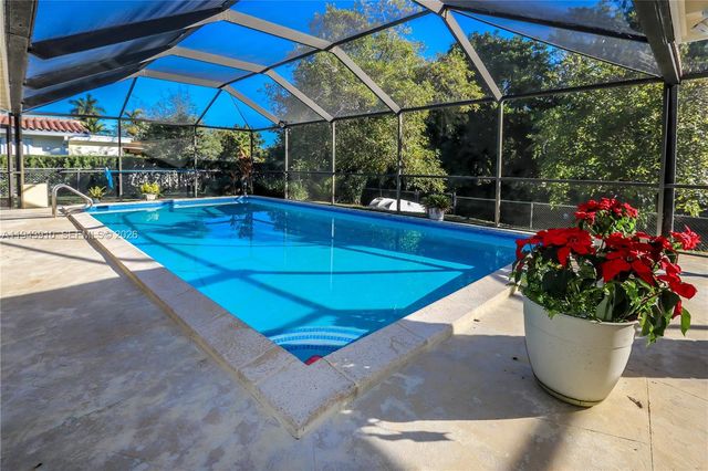 6221 SW 65th Ave, South Miami, FL 33143