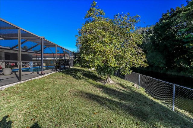 6221 SW 65th Ave, South Miami, FL 33143