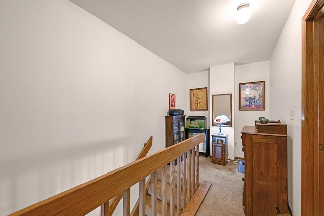 971 S Imperial DRIVE, Hartland, WI 53029