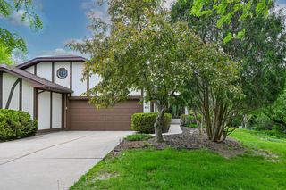 971 S Imperial DRIVE, Hartland, WI 53029
