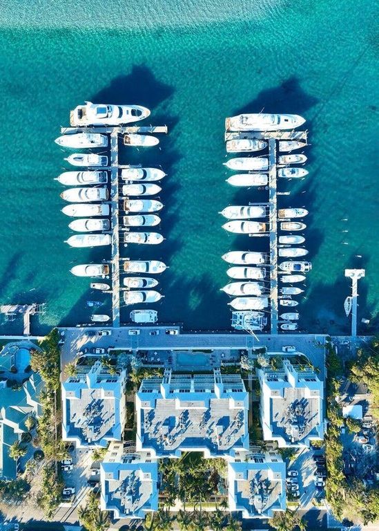 184 Lake Drive 4102, Palm Beach Shores, FL 33404