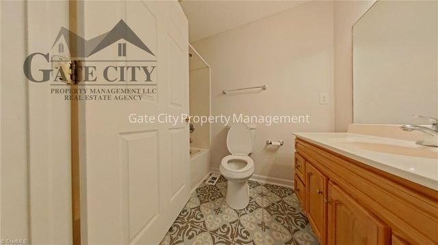 301 Cloverdale Drive, Archdale, NC 27263