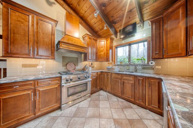 23 Fox Road, Florida, NY 10921