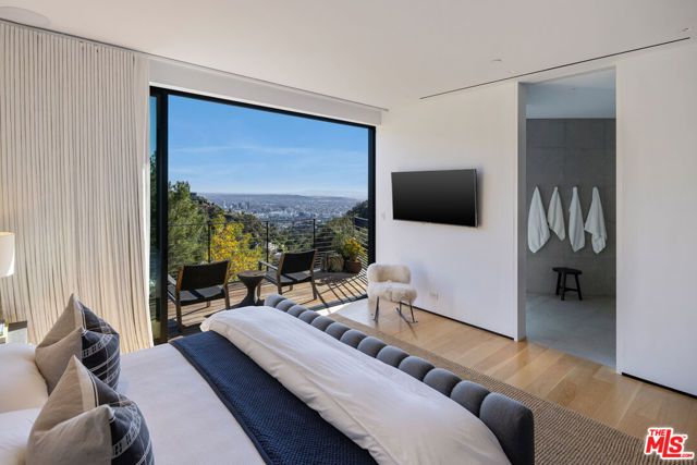 1877 Rising Glen Road, Los Angeles, CA 90069