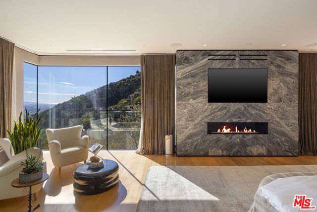 1877 Rising Glen Road, Los Angeles, CA 90069