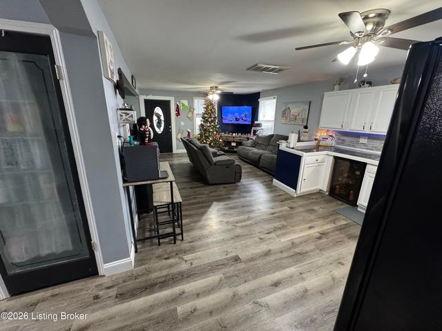 7007 Daisy Ave, Louisville, KY 40258