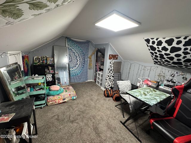 7007 Daisy Ave, Louisville, KY 40258