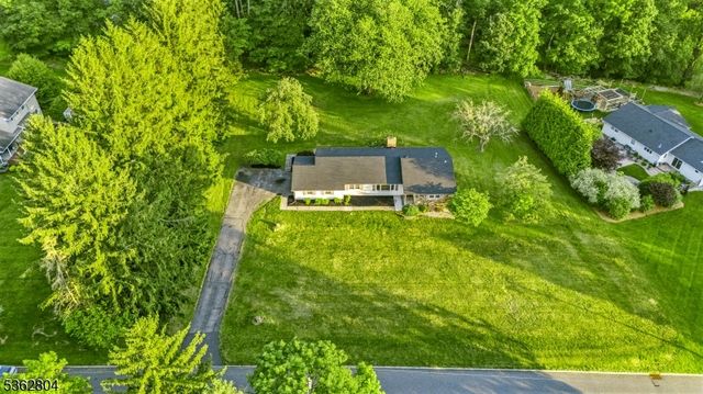 4 Hickory Trl, Raritan Twp., NJ 08822