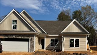 213 E 7th Avenue, Raeford, NC 28376