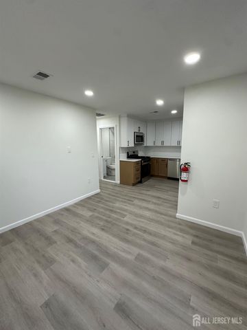 112 FAIRVIEW AVE Avenue 2, Middlesex, NJ 08854