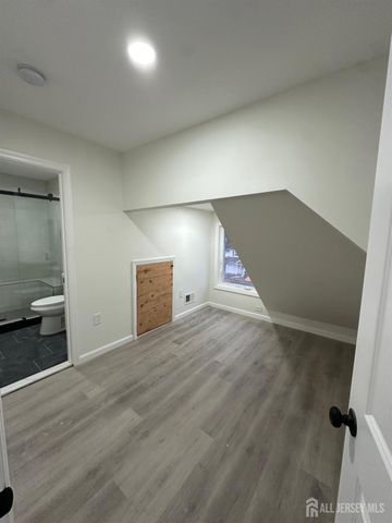 112 FAIRVIEW AVE Avenue 2, Middlesex, NJ 08854