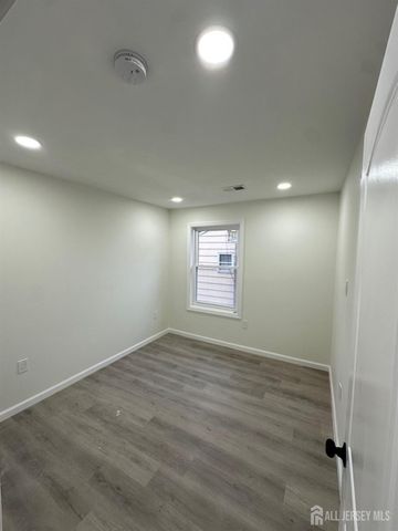 112 FAIRVIEW AVE Avenue 2, Middlesex, NJ 08854