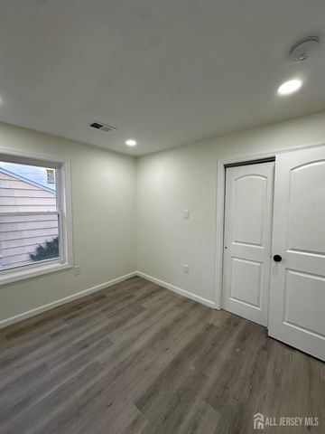 112 FAIRVIEW AVE Avenue 2, Middlesex, NJ 08854