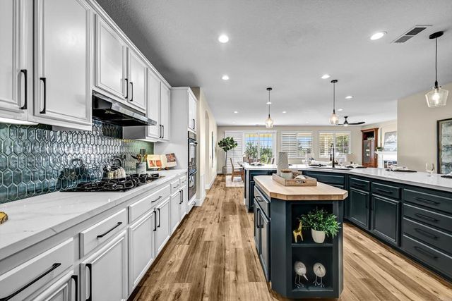 1898 Almagro Lane, Escondido, CA 92026