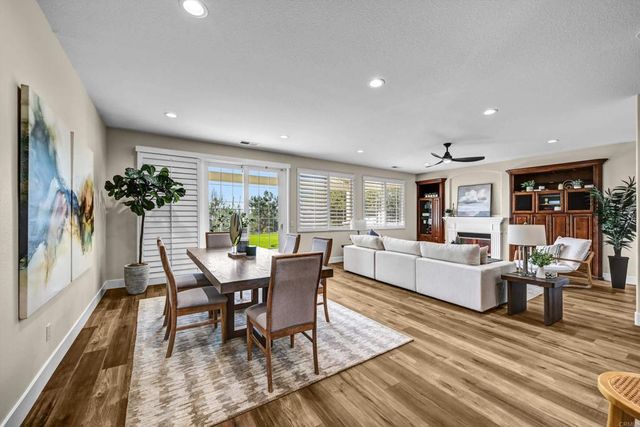 1898 Almagro Lane, Escondido, CA 92026
