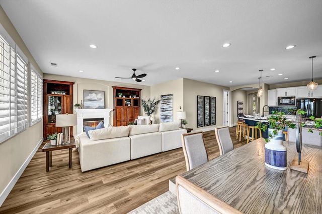 1898 Almagro Lane, Escondido, CA 92026