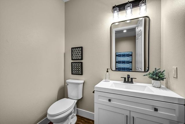 1898 Almagro Lane, Escondido, CA 92026