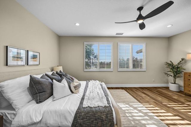 1898 Almagro Lane, Escondido, CA 92026