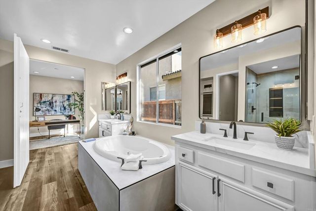 1898 Almagro Lane, Escondido, CA 92026