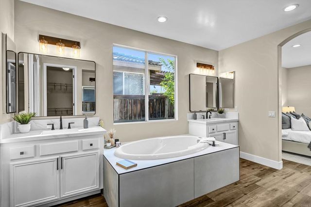 1898 Almagro Lane, Escondido, CA 92026