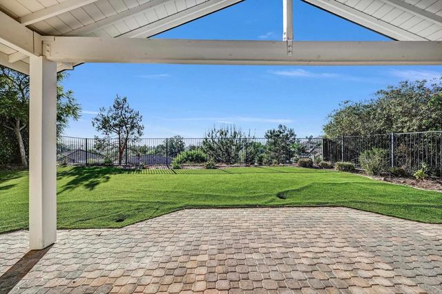 1898 Almagro Lane, Escondido, CA 92026