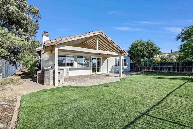 1898 Almagro Lane, Escondido, CA 92026