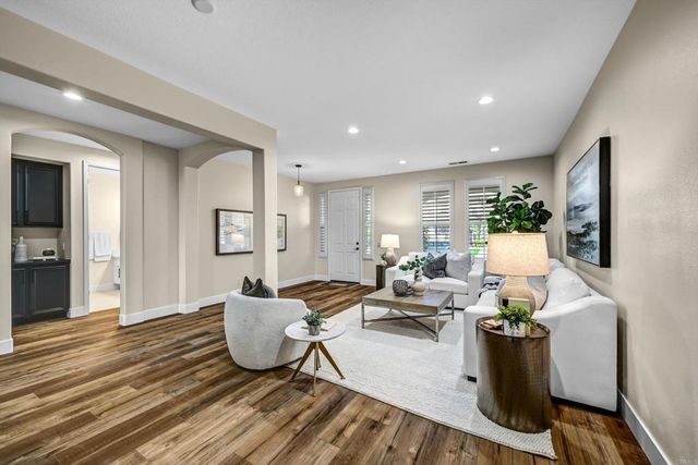 1898 Almagro Lane, Escondido, CA 92026