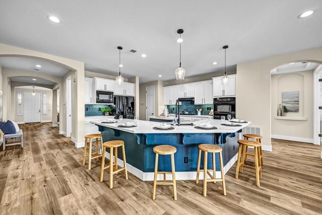 1898 Almagro Lane, Escondido, CA 92026
