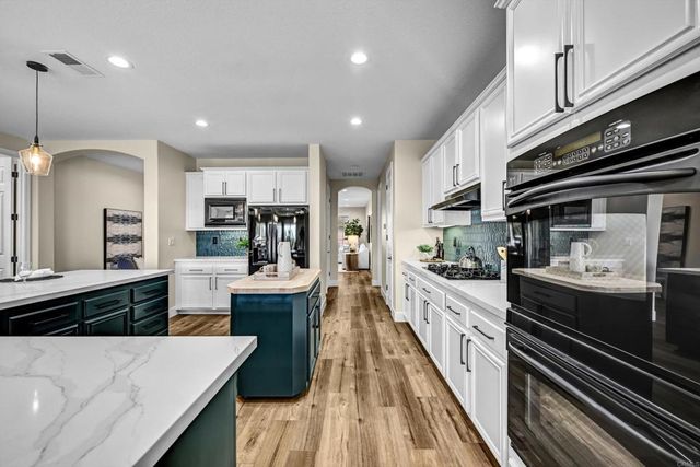 1898 Almagro Lane, Escondido, CA 92026