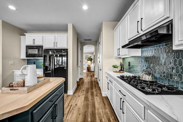1898 Almagro Lane, Escondido, CA 92026