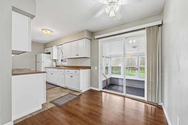 22977 Grandeur Avenue, Mattawan Vllg, MI 49071