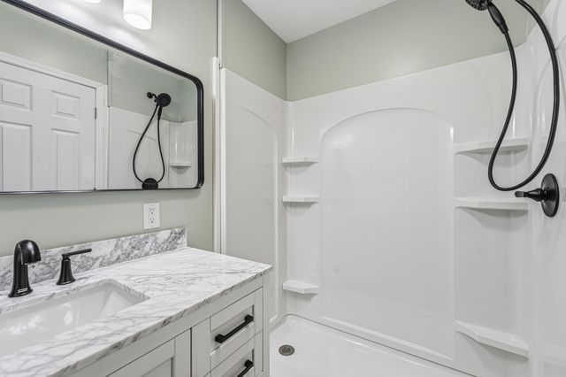 22977 Grandeur Avenue, Mattawan Vllg, MI 49071