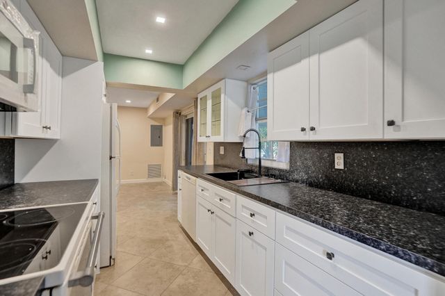 7018 NW 64th Street, Tamarac, FL 33321