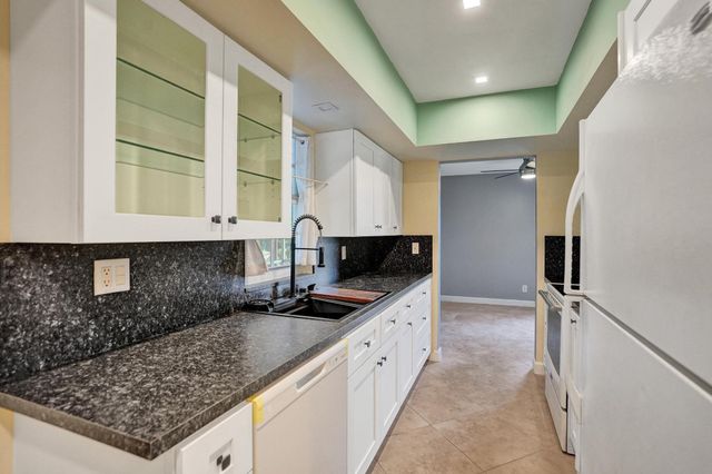 7018 NW 64th Street, Tamarac, FL 33321