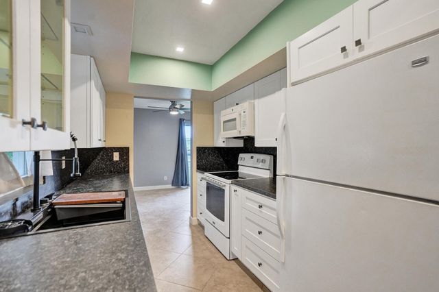 7018 NW 64th Street, Tamarac, FL 33321