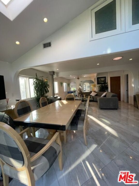 Image 22 of property listing at 425 Sunridge Street, Playa Del Rey, CA 90293