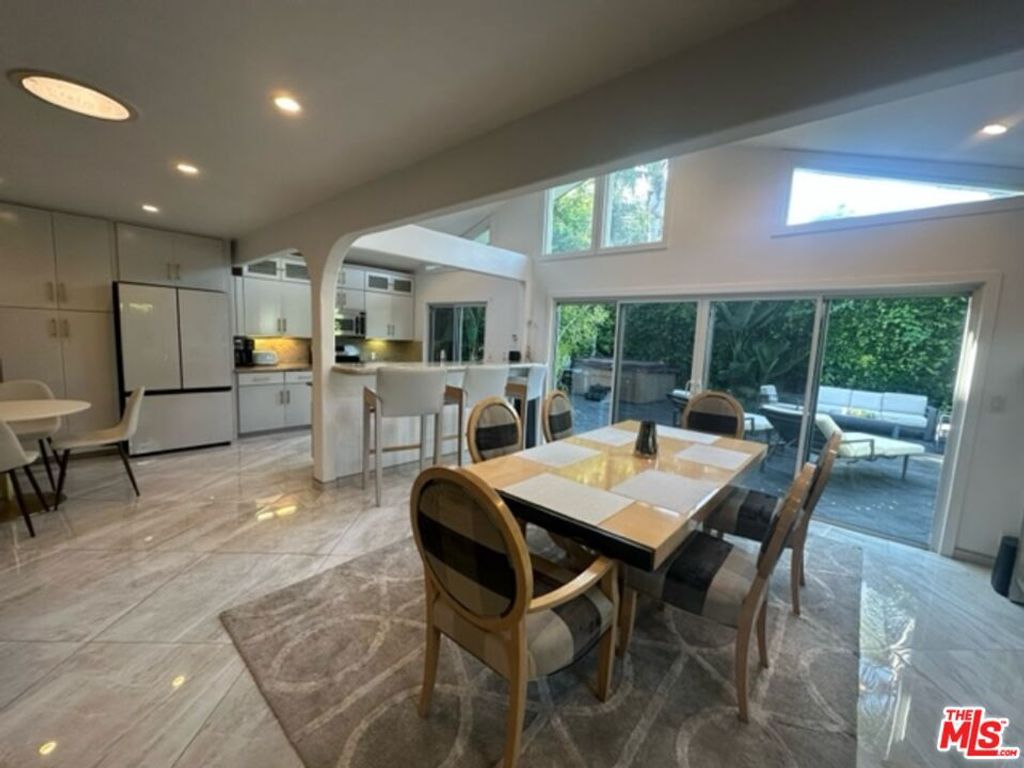 Image 28 of property listing at 425 Sunridge Street, Playa Del Rey, CA 90293