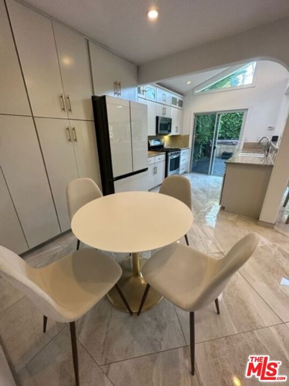 Image 31 of property listing at 425 Sunridge Street, Playa Del Rey, CA 90293