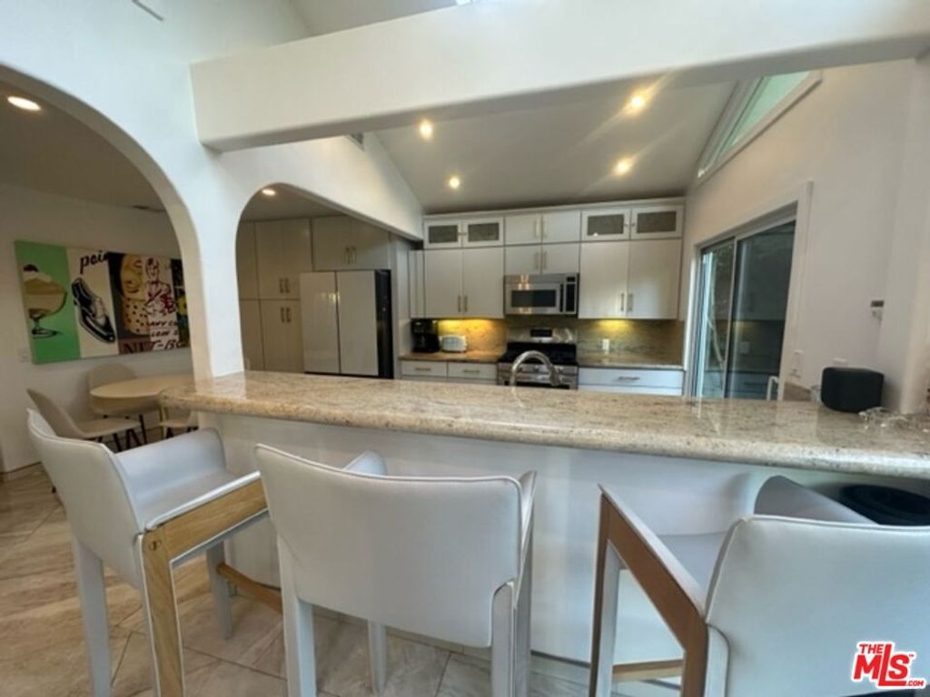Image 32 of property listing at 425 Sunridge Street, Playa Del Rey, CA 90293