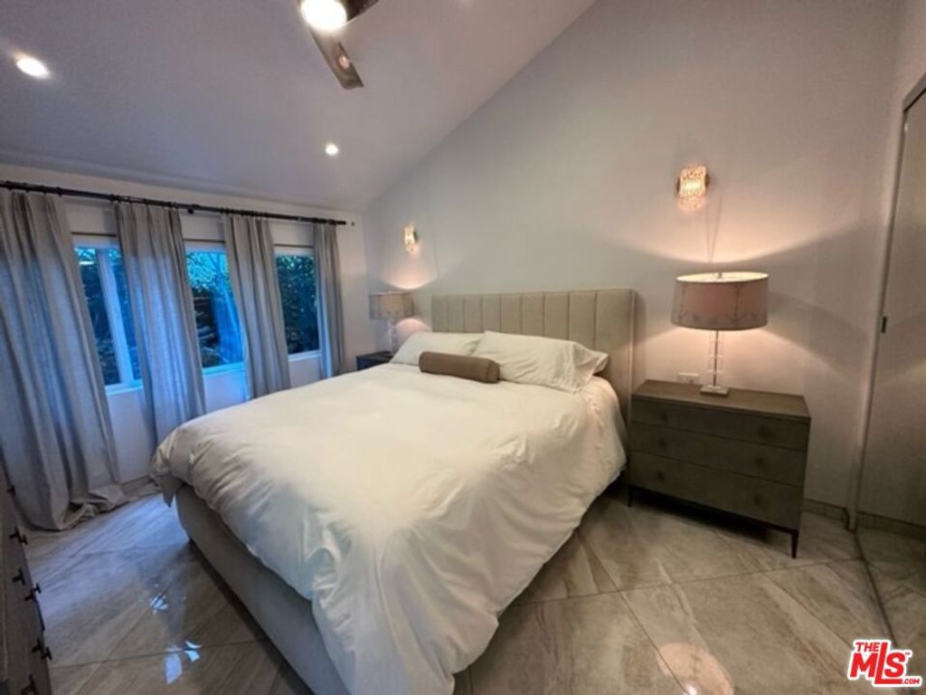Image 42 of property listing at 425 Sunridge Street, Playa Del Rey, CA 90293